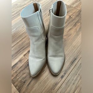 Dolce vita boots size 7 in a half cream colored